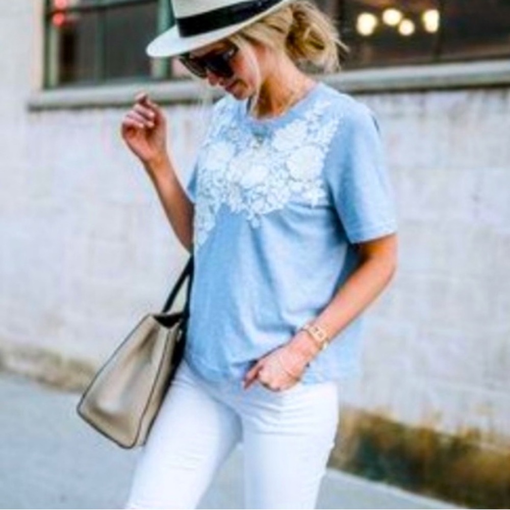 Cupio Floral Applique Blanche Tee Top Size M